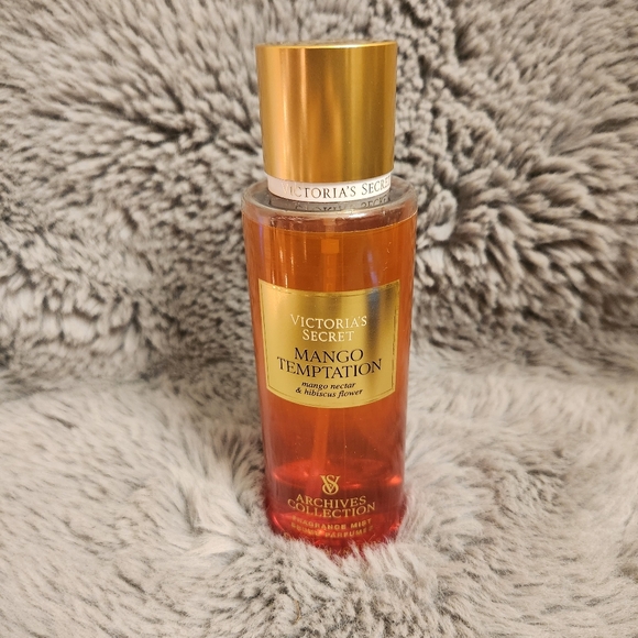 Victoria's Secret Body Mist. More than one of each available. ALL NEW🛍5 for $25 - Picture 2 of 9